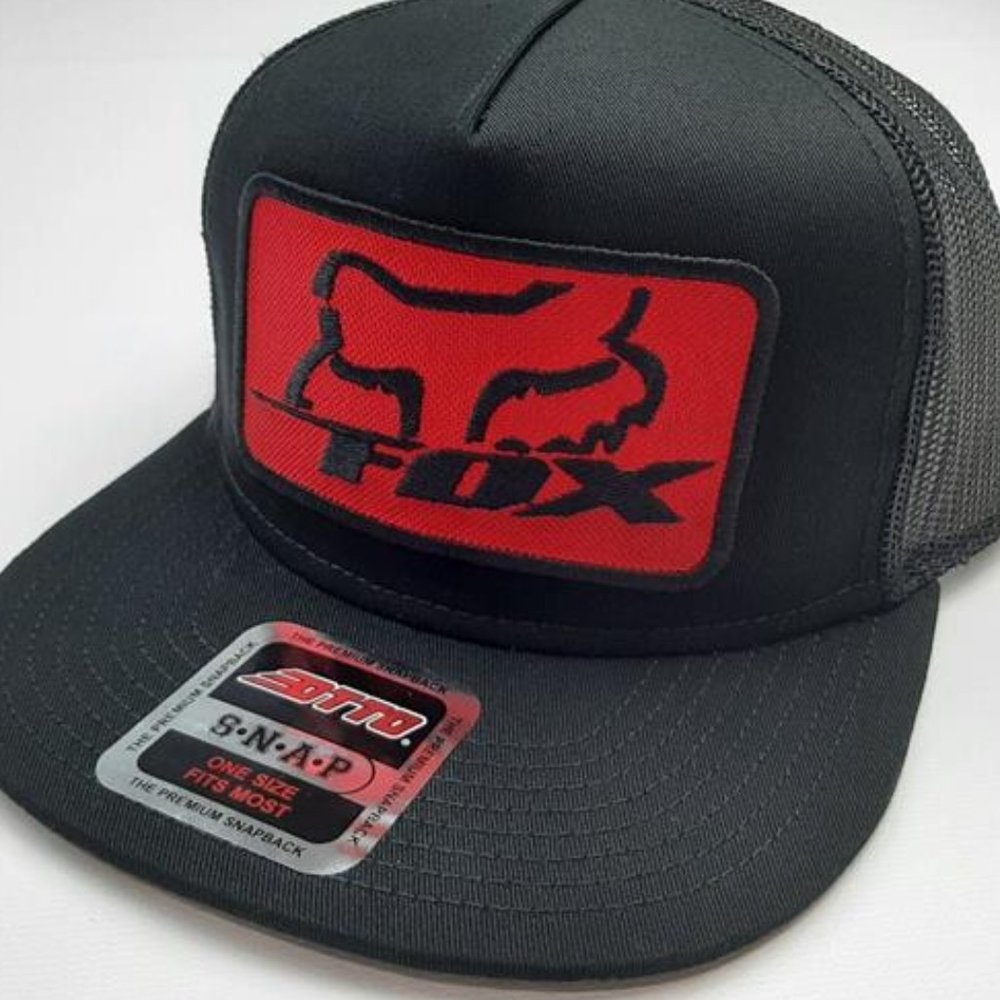 Embroidered FOX Racing Patch Red Flat Bill Mesh Snapback Cap Hat MX Bikes SX Y2K